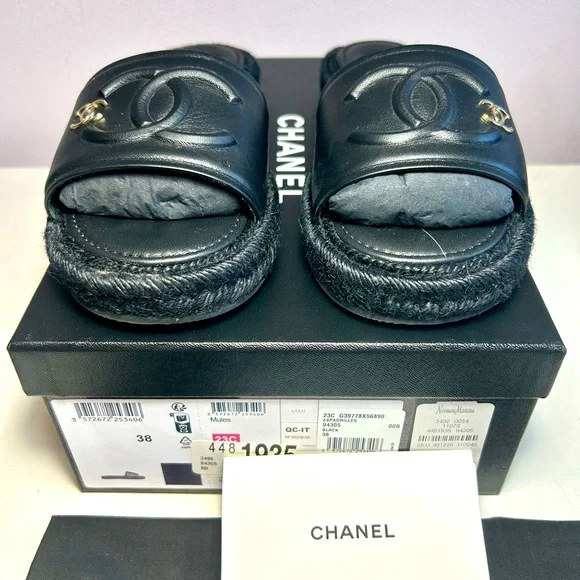 NEW CHANEL 23C CC LOGO MULE SANDALS BLACK LAMBSKIN SZ 38 - Picture 3 of 16